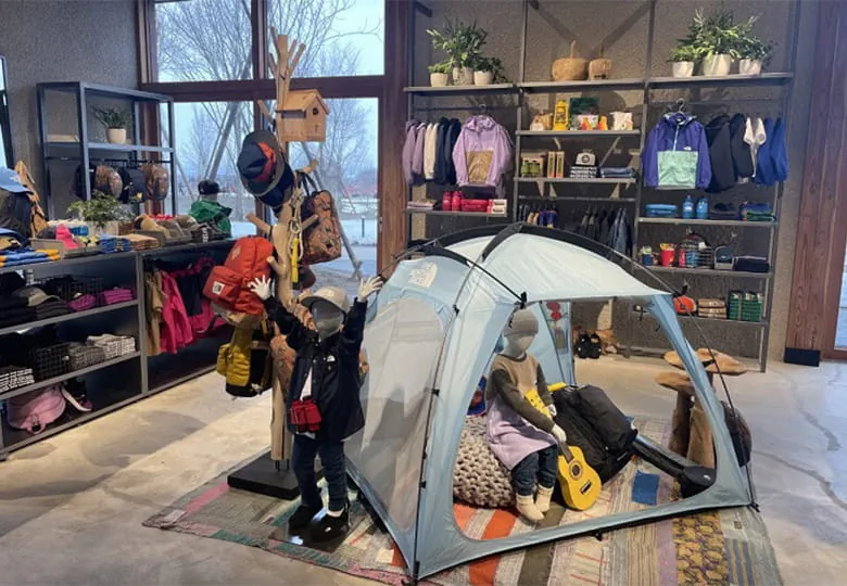 THE NORTH FACE F VILLAGE Image 2